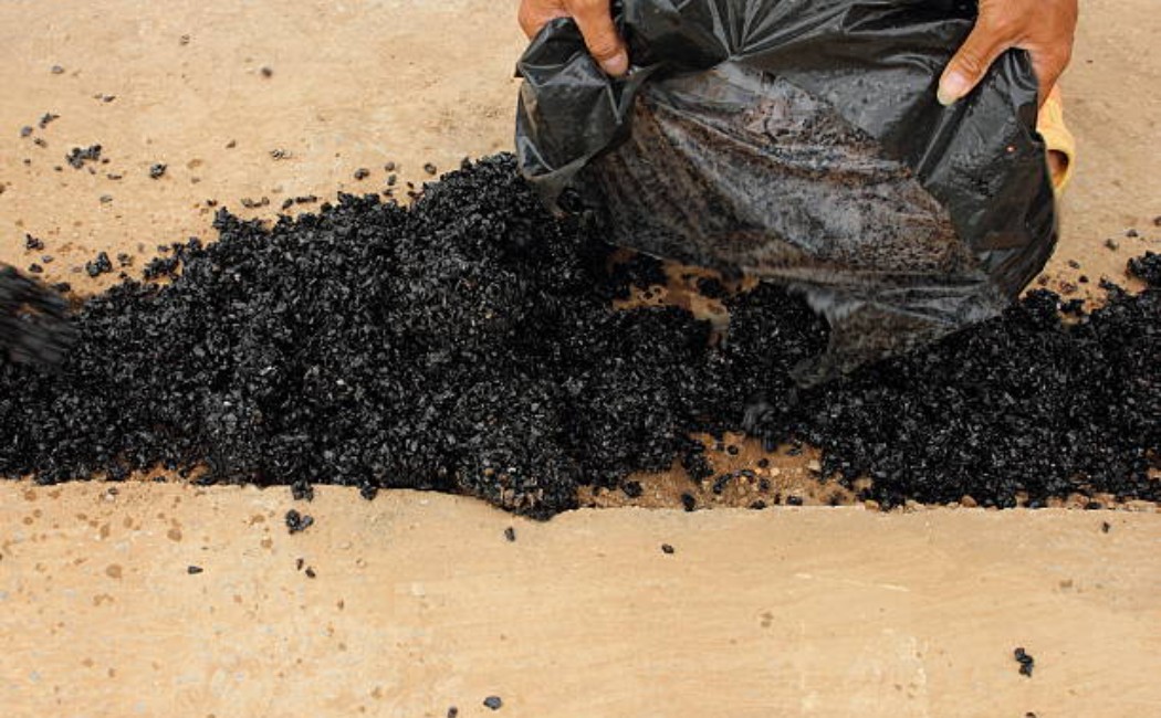 Professional Asphalt Road Paving and Sealing Service 